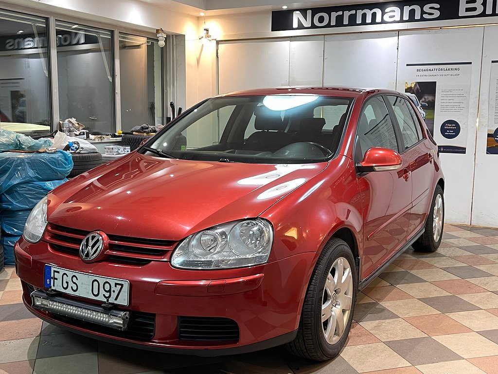 Volkswagen Golf 1.6 Design Auto/Kamrembyt/Besikt/M+Värm/102hk