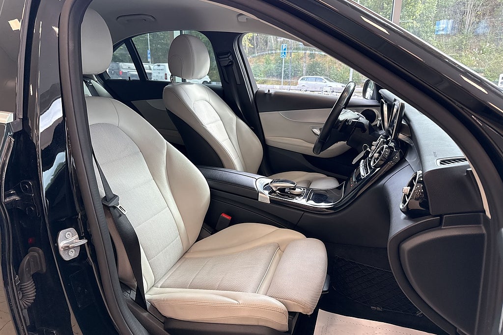 Mercedes-Benz C 220 d 4MATIC 9G-Tronic Avantgarde Läder/Kamera/PDC