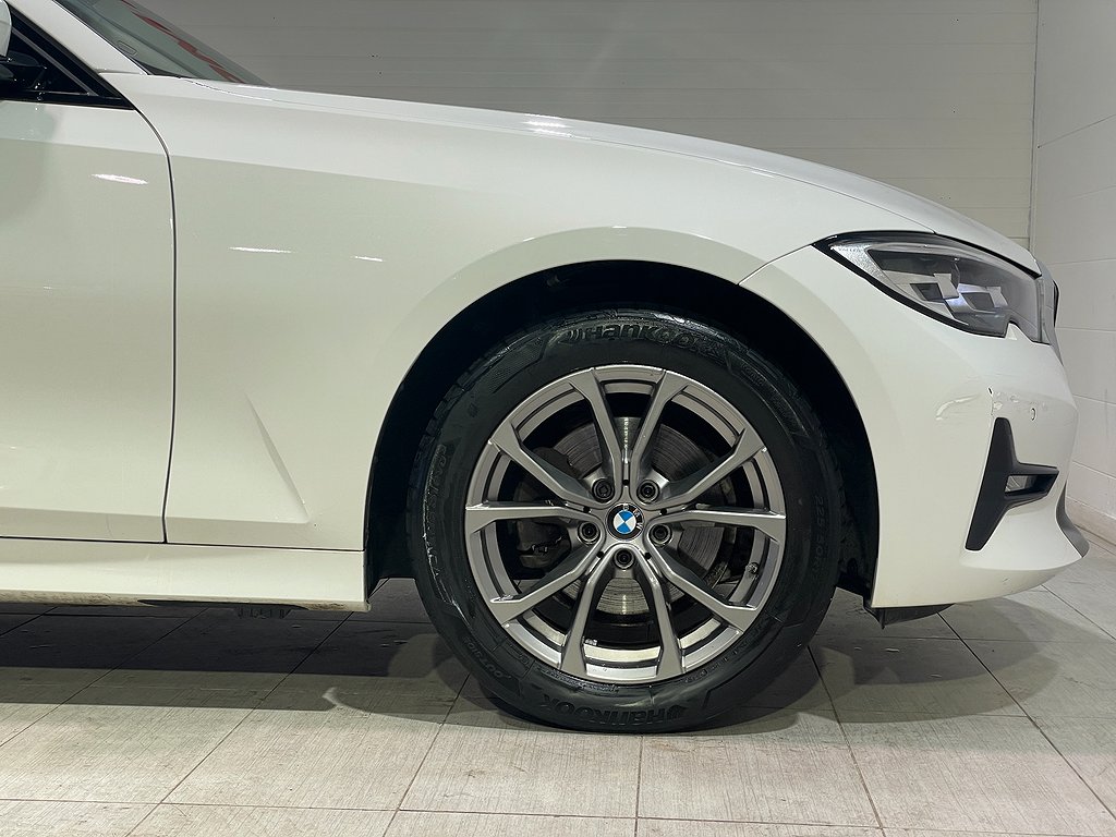 BMW 320 d xDrive Touring | MOMS | 4wd | Elbaklucka | Navi 2020