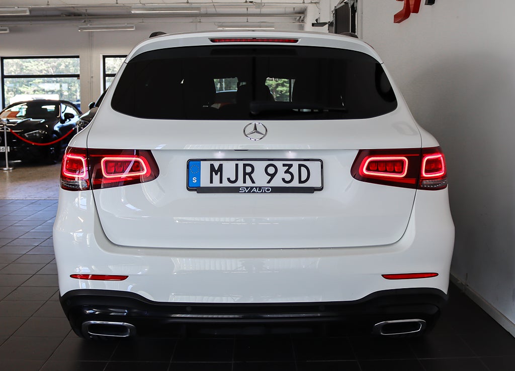 Mercedes-Benz GLC 200 4MATIC AMG Night Pano Cockpit Värmare Kamera Drag
