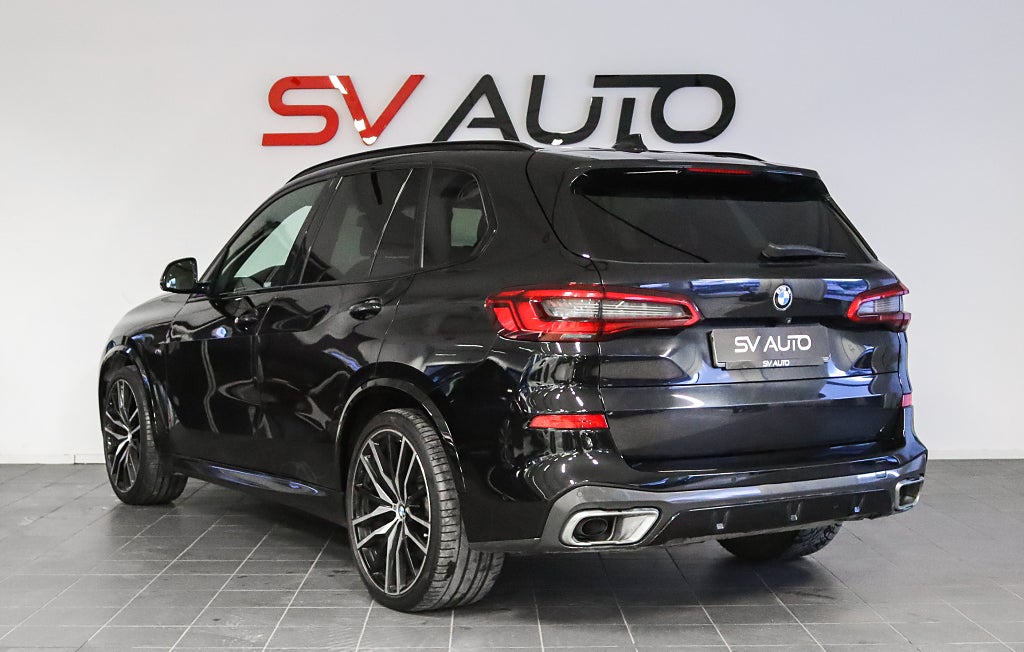 BMW X5 xDrive40i M Sport Pano HuD Värmare H/K Dragkrok MOMS