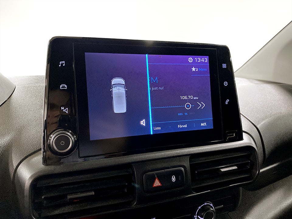 Bild på Peugeot Partner PRO 1.2 PT 130hk Aut L1 P-SENSORER DRAG BLUETOOTH 
