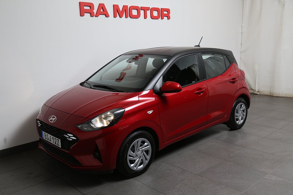 Hyundai i10 1,0 AMT Automat l P-sensorer l Backkamera l 2-tons lack 2025
