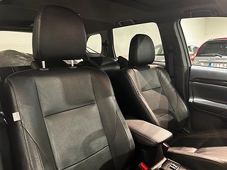 Mitsubishi Outlander 4WD 7-sits Onyx Pano 360° Drag S/V-hjul