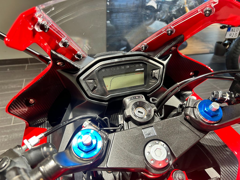 Honda CBR5005 3,45% 1585 mil/Akrapovic/Tail-tidy