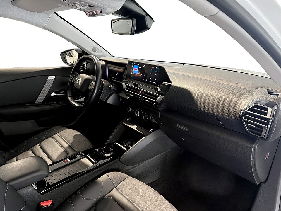 Bild på Citroën C4-X Shine 1.2 PT 130hk Aut B-KAMERA NAVI