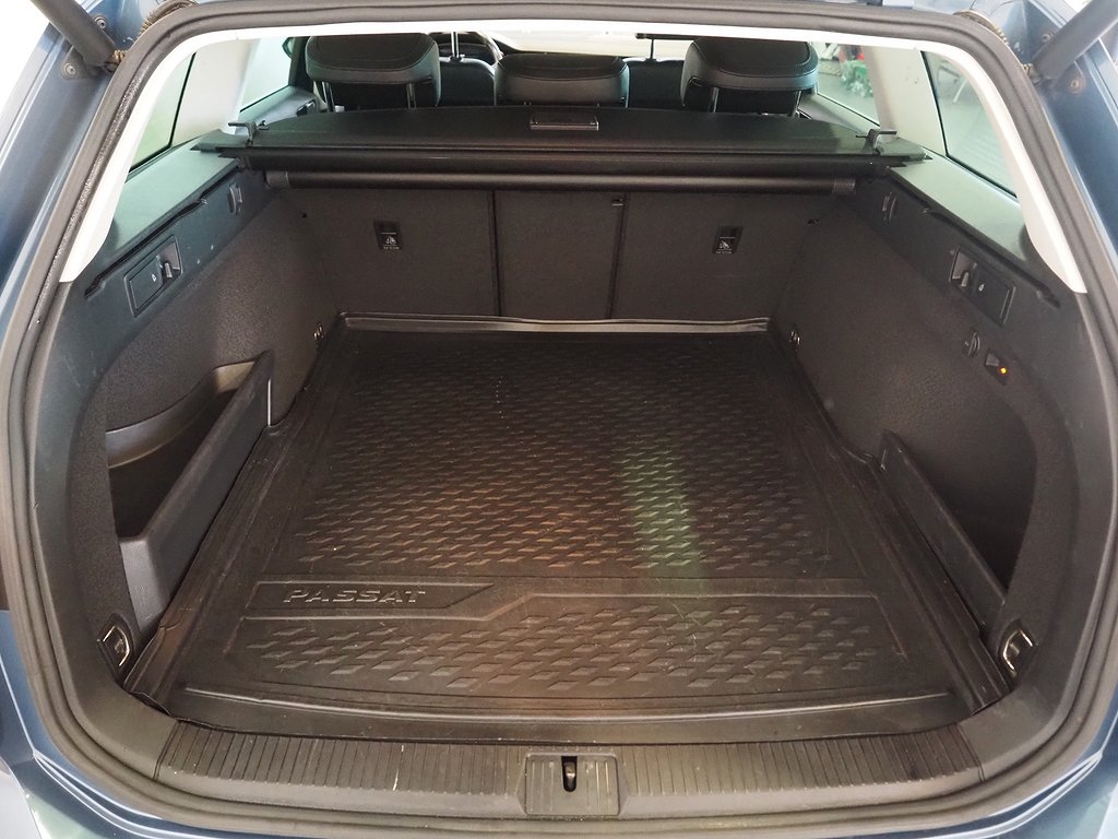 Volkswagen Passat Alltrack TDI 190hk 4M Drag|D-värm|Cockpit 2018