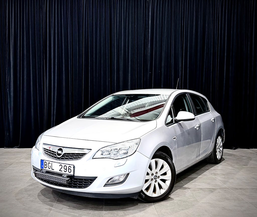 Opel Astra 1.4 Turbo Enjoy M-VÄRM EXTRABELYSNING VÄLSERVAD 140HK