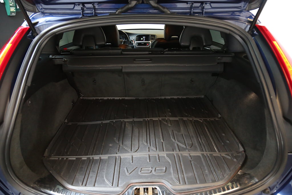 Volvo V60 D4 181hk Ocean Race Business E AWD Aut Skinn Drag 2015