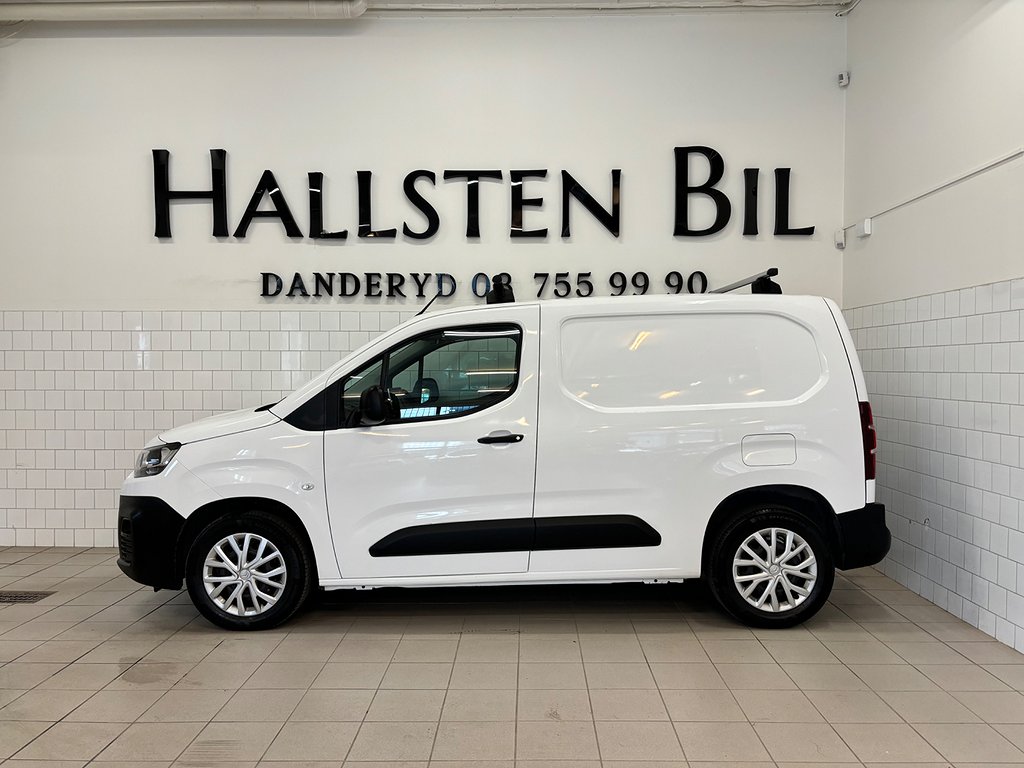 Citroën Berlingo Van 1.5 BlueHDi Värmare Moms 1Äg Drag 3-Sits Svensksåld