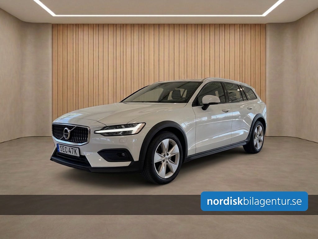 Volvo V60 Cross Country D4 190hk Aut AWD Momentum *VOC NAVI Backkamera Drag*