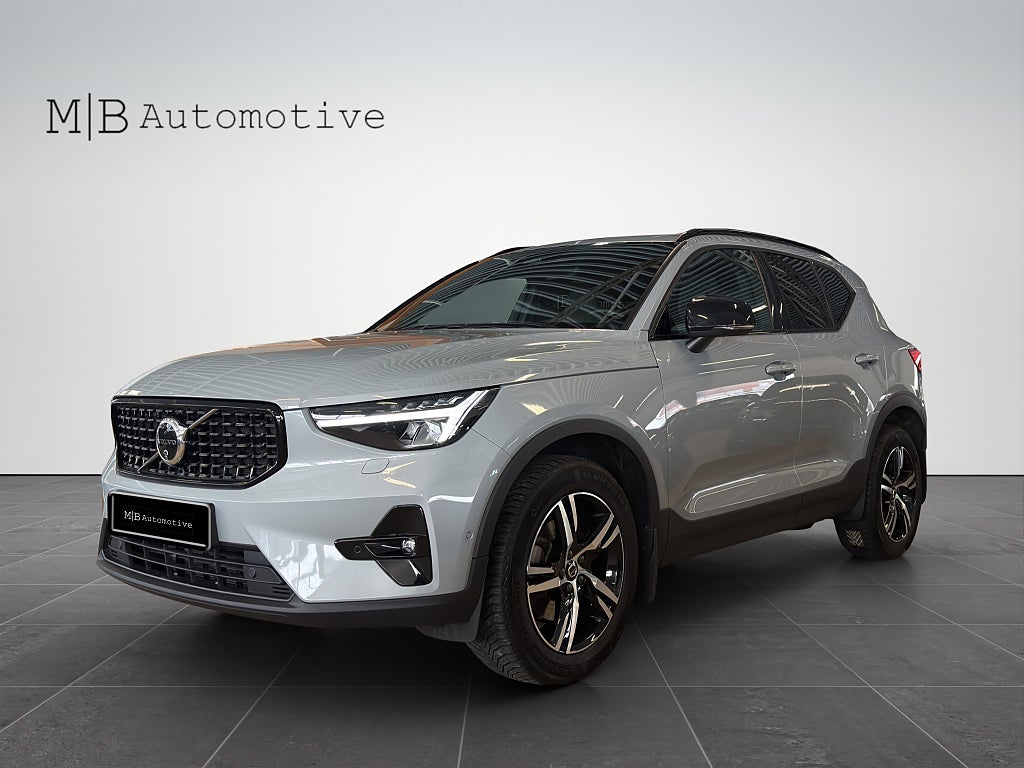 Volvo XC40 B3 DCT Plus Dark