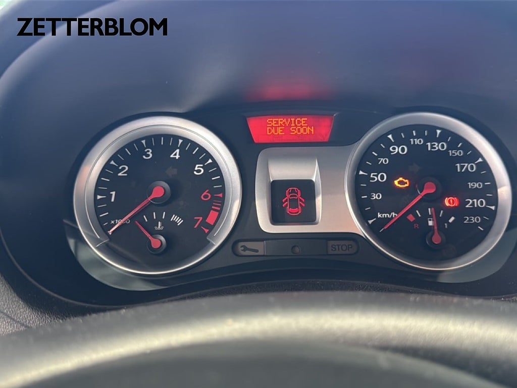 Halvkombi Renault Clio 11 av 15