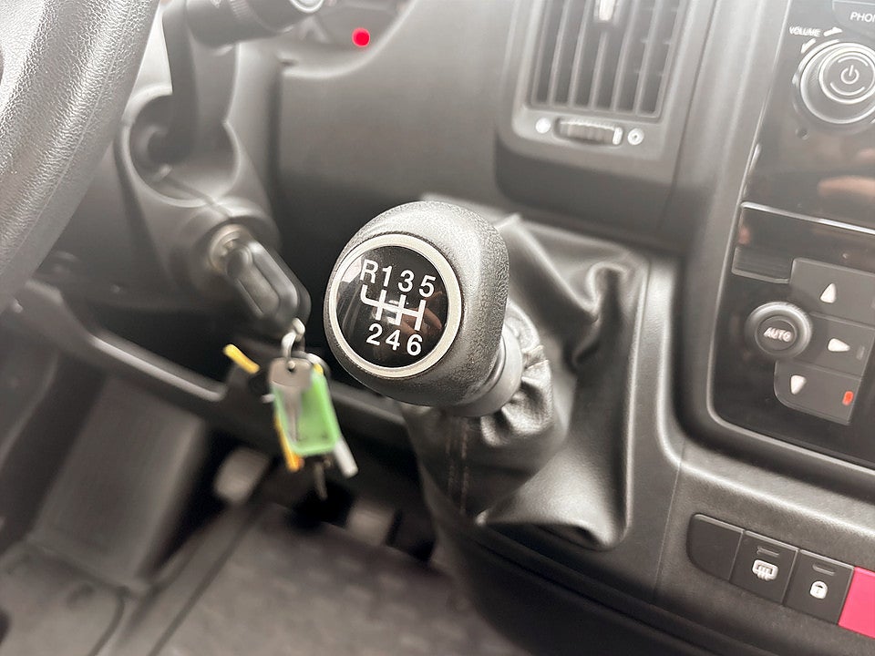 Bild på Peugeot Boxer Chassi Cab 335 3.0 HDi 177hk FARTHÅLLARE