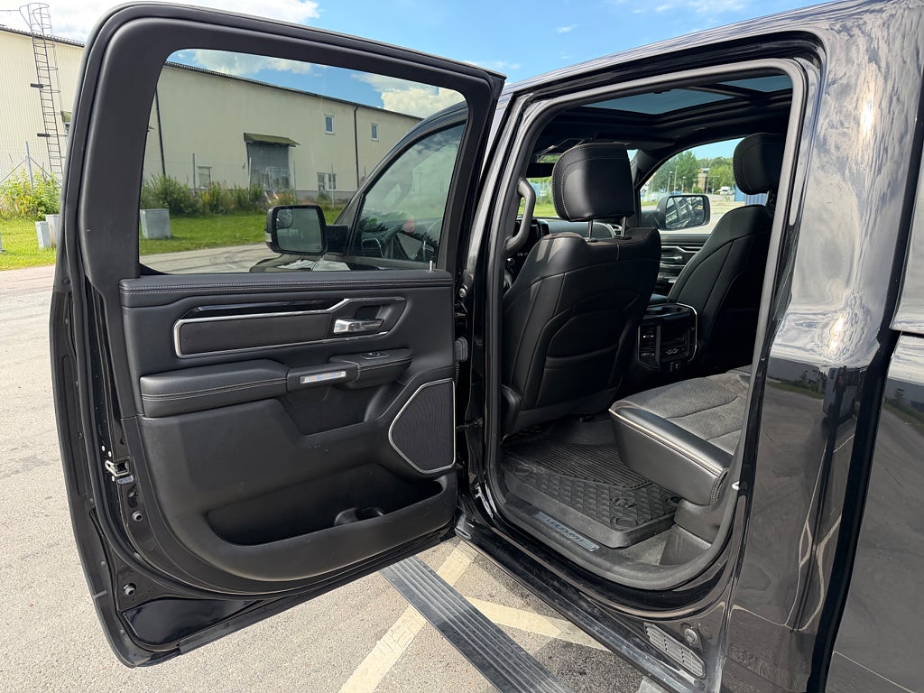 RAM 1500 Crew Cab 5.7 V8 HEMI Flex Fuel 4x4 NIGHT Euro 6