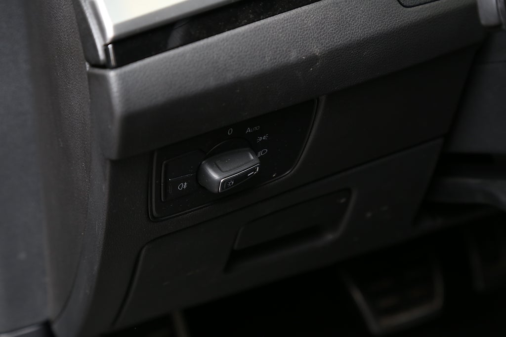 Volkswagen Arteon eHybrid Shooting Brake 218hk R-Line Värmare Drag 2022