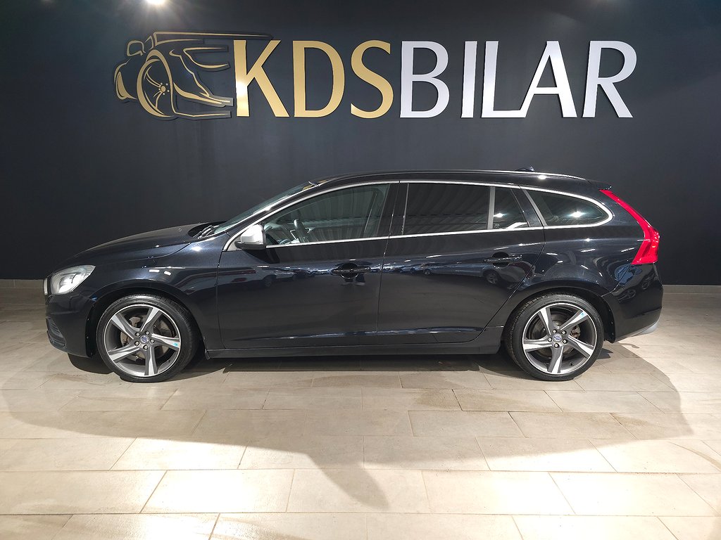 Volvo V60 D4 AWD Geartronic Momentum, R-Design 163hk | Drag