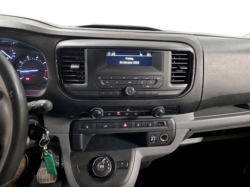 Bild på Peugeot Expert PRO 2.0 BHDi 180hk Aut L3 - DRAG, BACKSENSORER