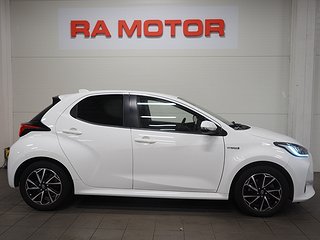 Halvkombi Toyota Yaris 5 av 23