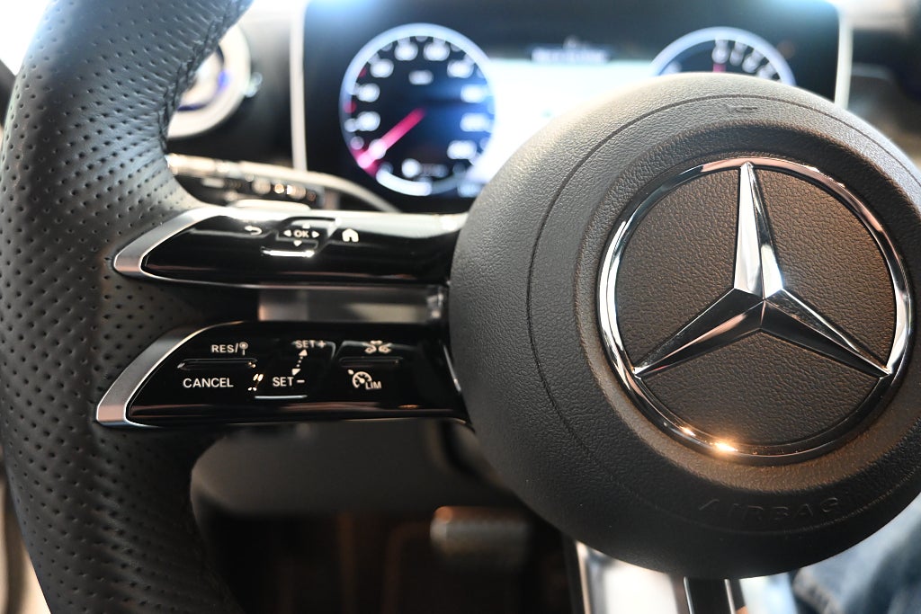 Mercedes-Benz GLC 2024 - miniatyr 18