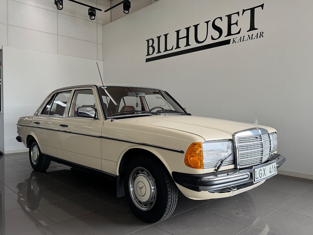 Mercedes-Benz 200 