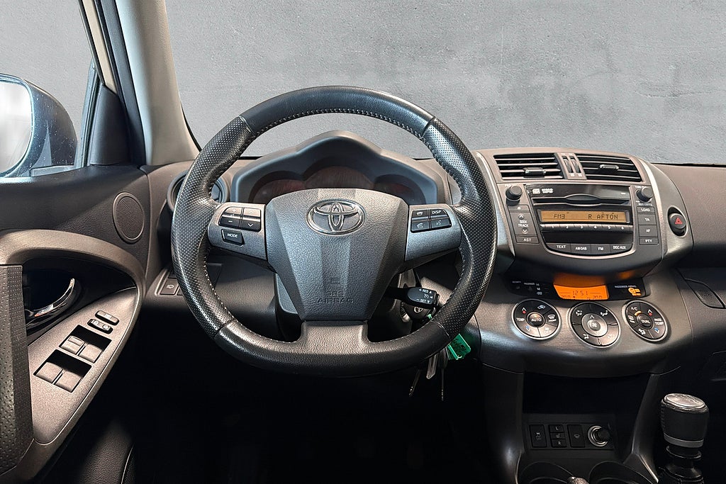 Toyota RAV4 2.0 VVT-i 4x4 2-Ägare Dragkrok Fullservad Välvårdad