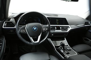 Kombi BMW 330e 13 av 26