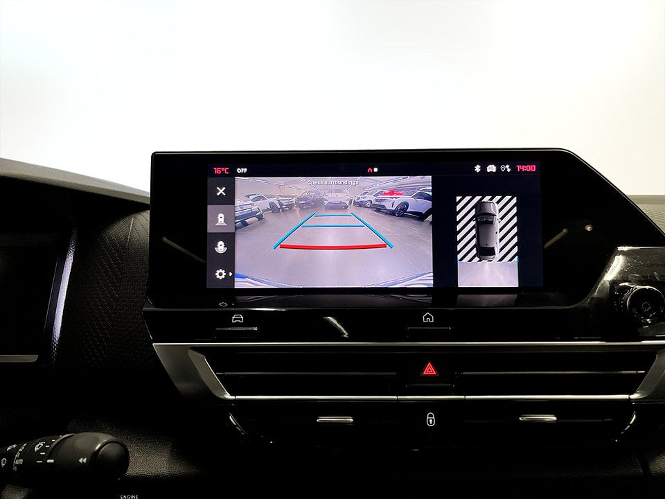 Bild på Citroën e-C4X Shine Exclusive 50 kWh Aut B-KAMERA PANO ELSTOL 136hk