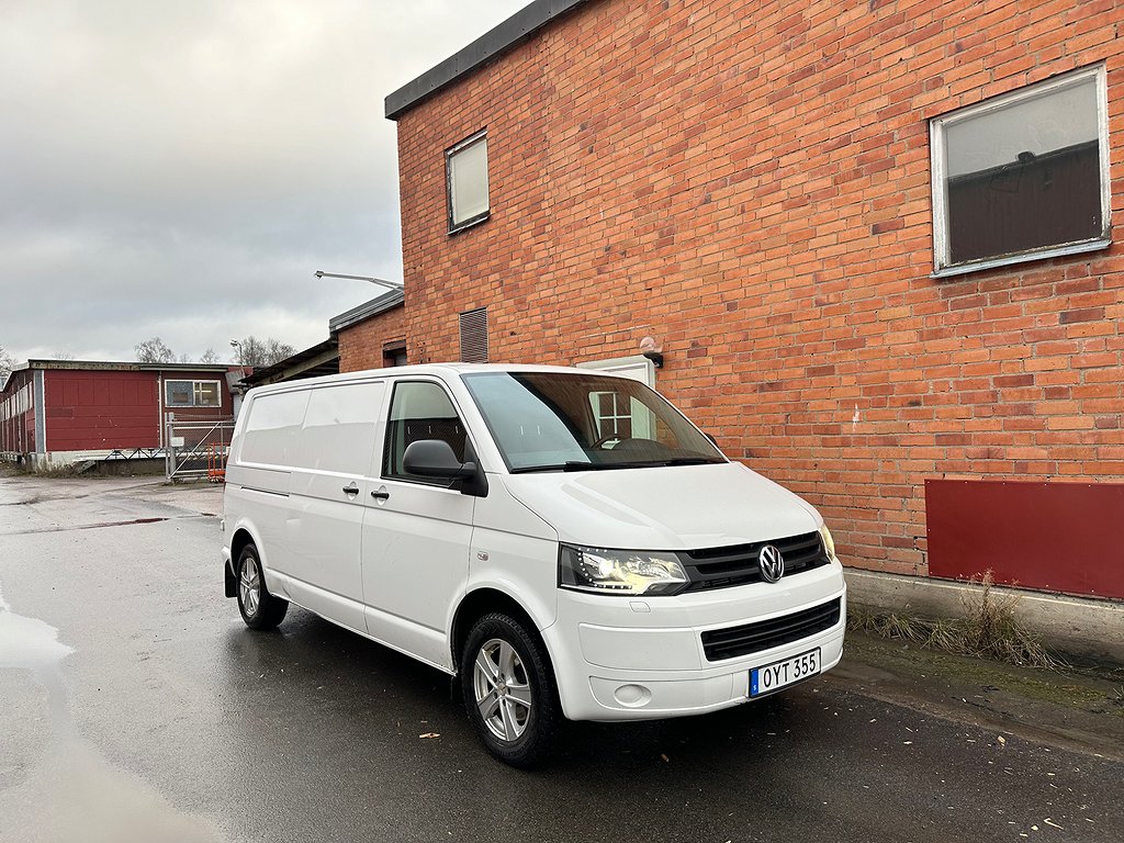 Volkswagen Transporter T30 2.0 TDI 4Motion, D-Värmare | Drag