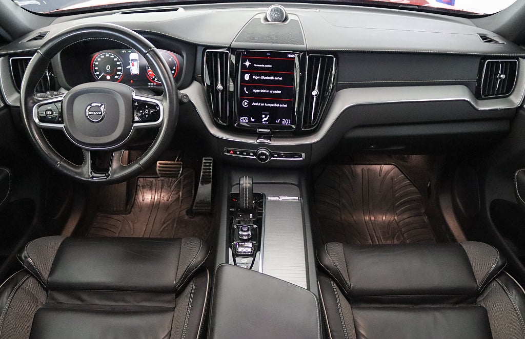 Volvo XC60 B5 AWD R-Design Pano B&W B-kamera HuD Drag