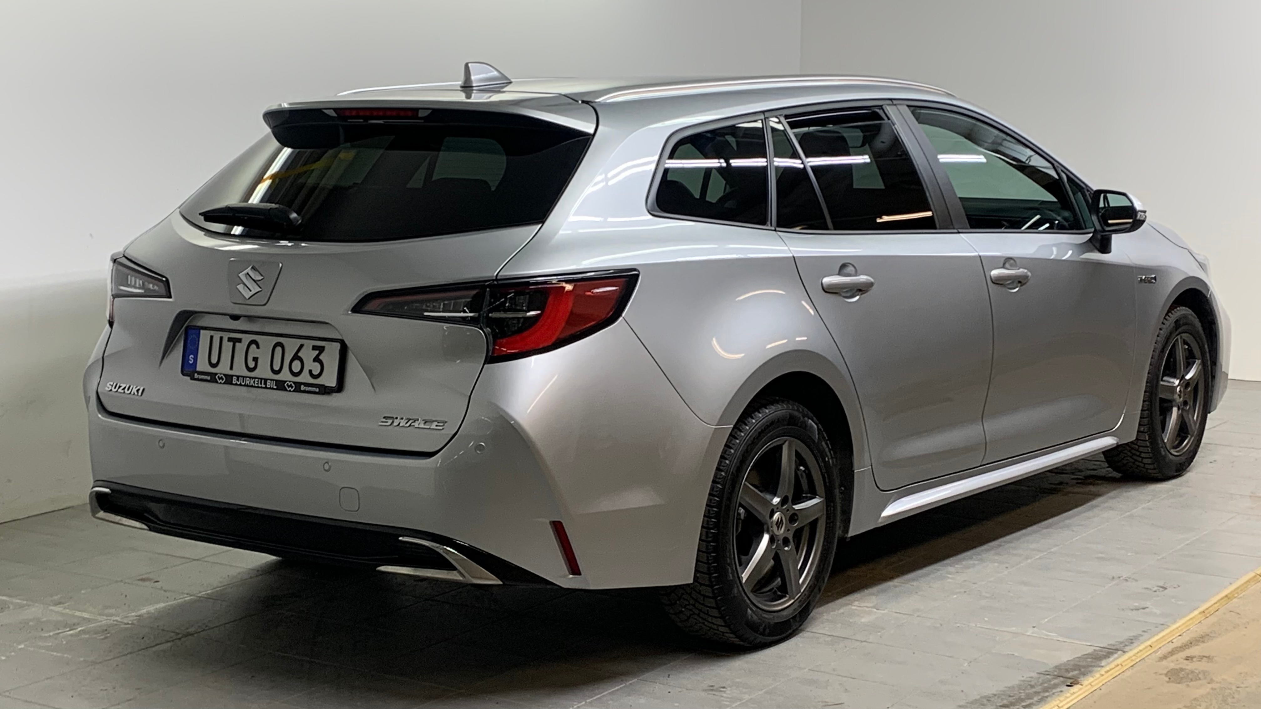 Suzuki Swace 2023, bild 2/46