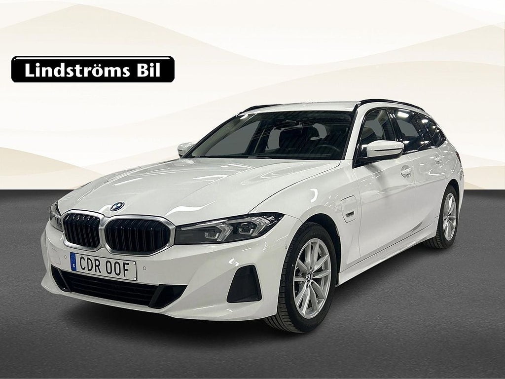 BMW 330e Touring Plug In Hybrid RWD PHEV V-hjul Backkamera