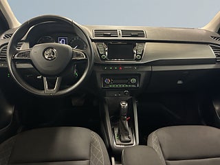 Skoda Fabia 1.0 TSI Style Mvärm P-sen Farthållare S&V-däck Nyservad – bild 8