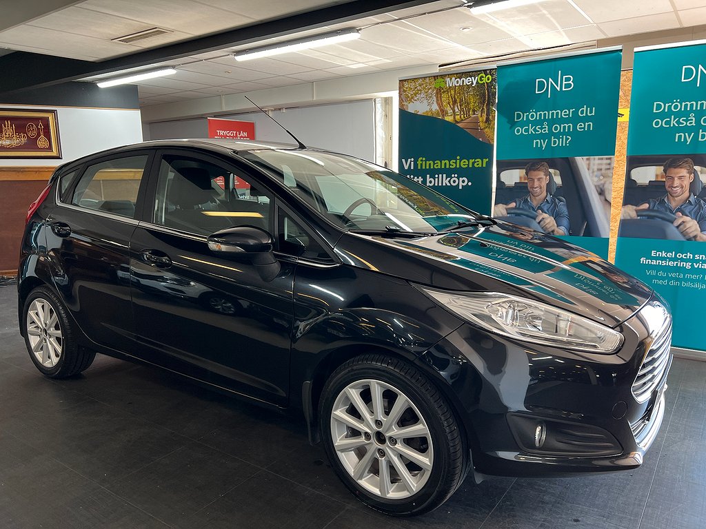 Ford Fiesta  1.0 (80hk) Titanium*600kr/mån*5-dörrar*S&V-däck