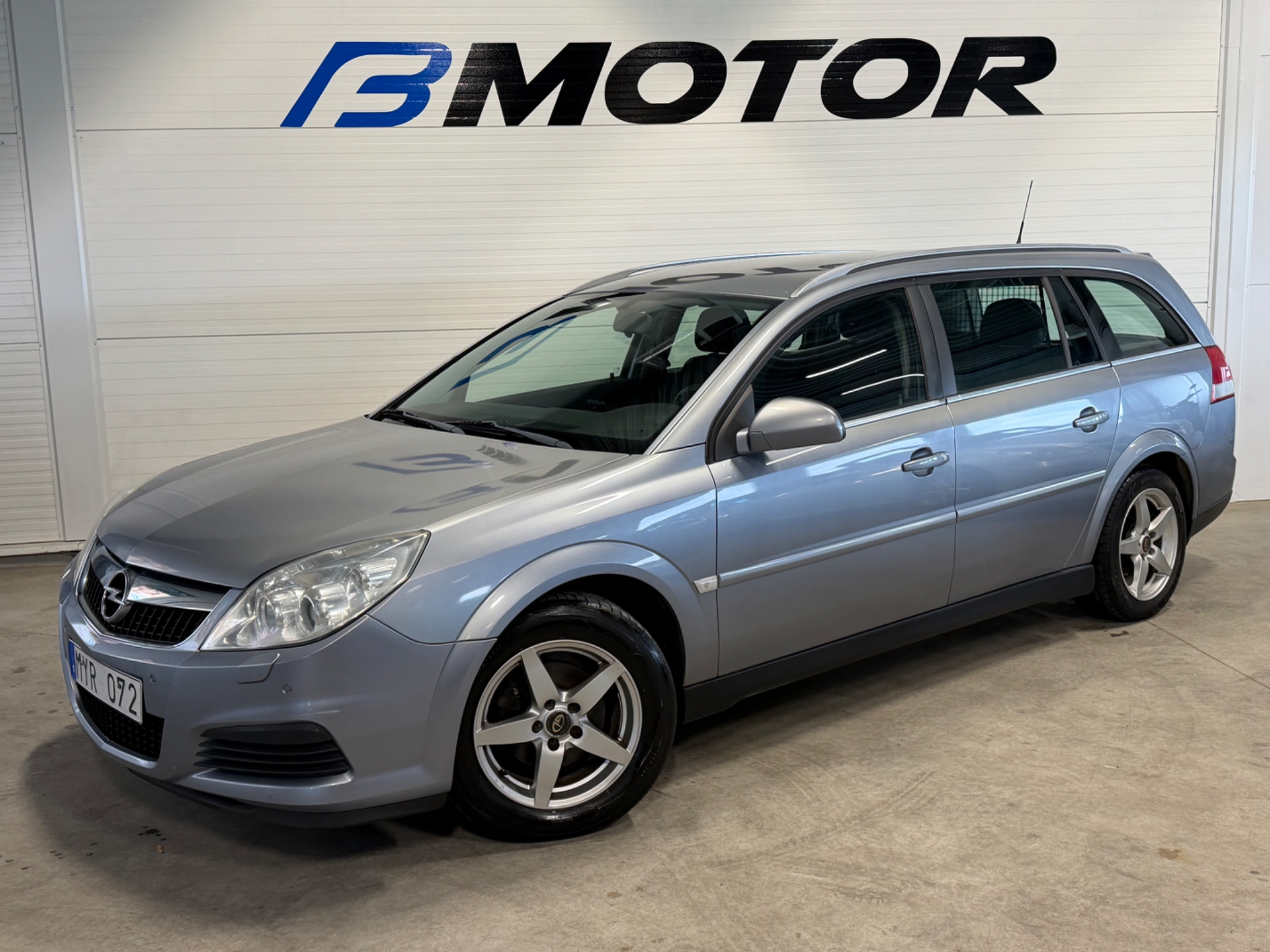 Opel Vectra Sedan 2.2 Direct Euro 4 2007, kuva 2/10