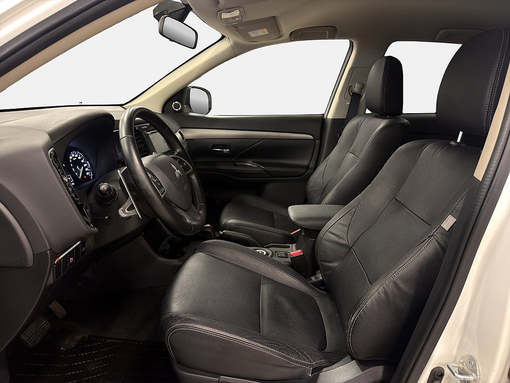 Mitsubishi Outlander 2.2 Di-D 4WD Business 7-sits, Läder, Kamera