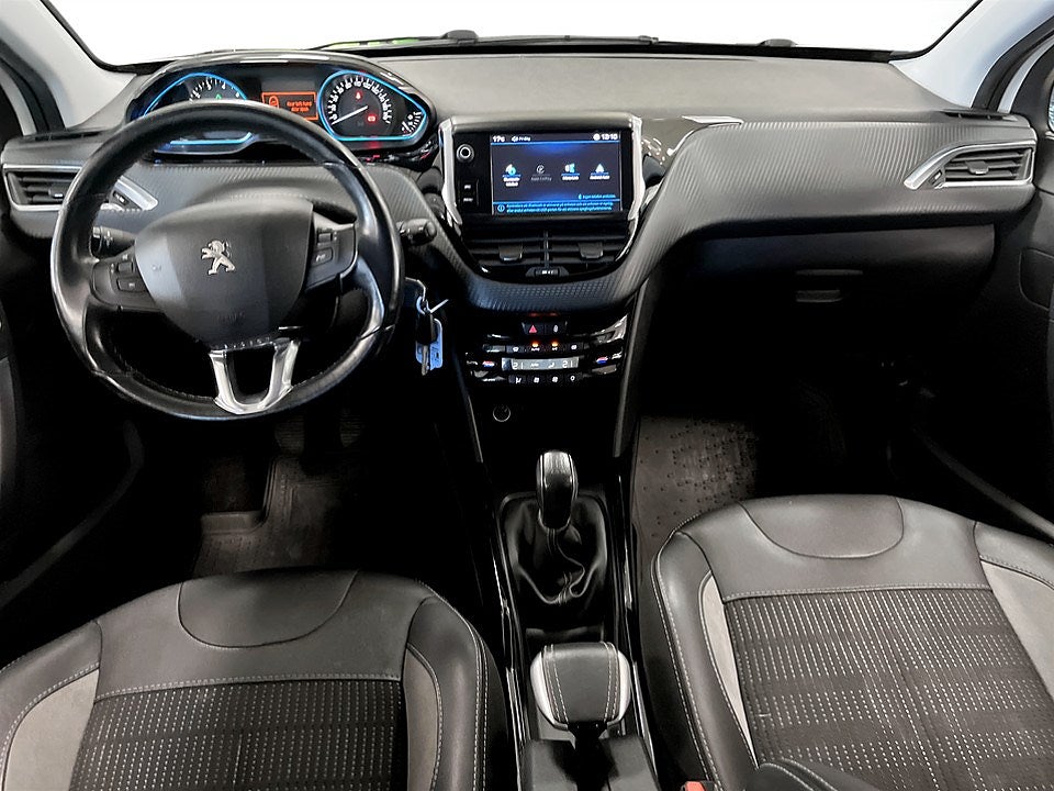 Bild på Peugeot 2008 Allure 1.2 PT 82hk - B-KAMERA, CARPLAY