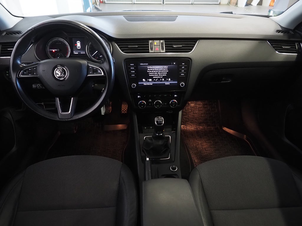 Skoda Octavia 1.0 TSI Style Premium Kamera Drag Canton P-Värm Navi 2018