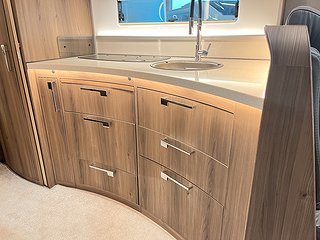 Husbil-integrerad Kabe IMPERIAL 910 T 17 av 31
