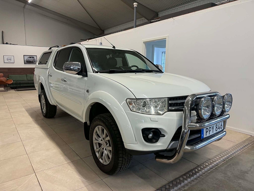 Mitsubishi L200 Dubbelhytt 2.5 4x4 * 1 ägare * Fullservad ac kåpa