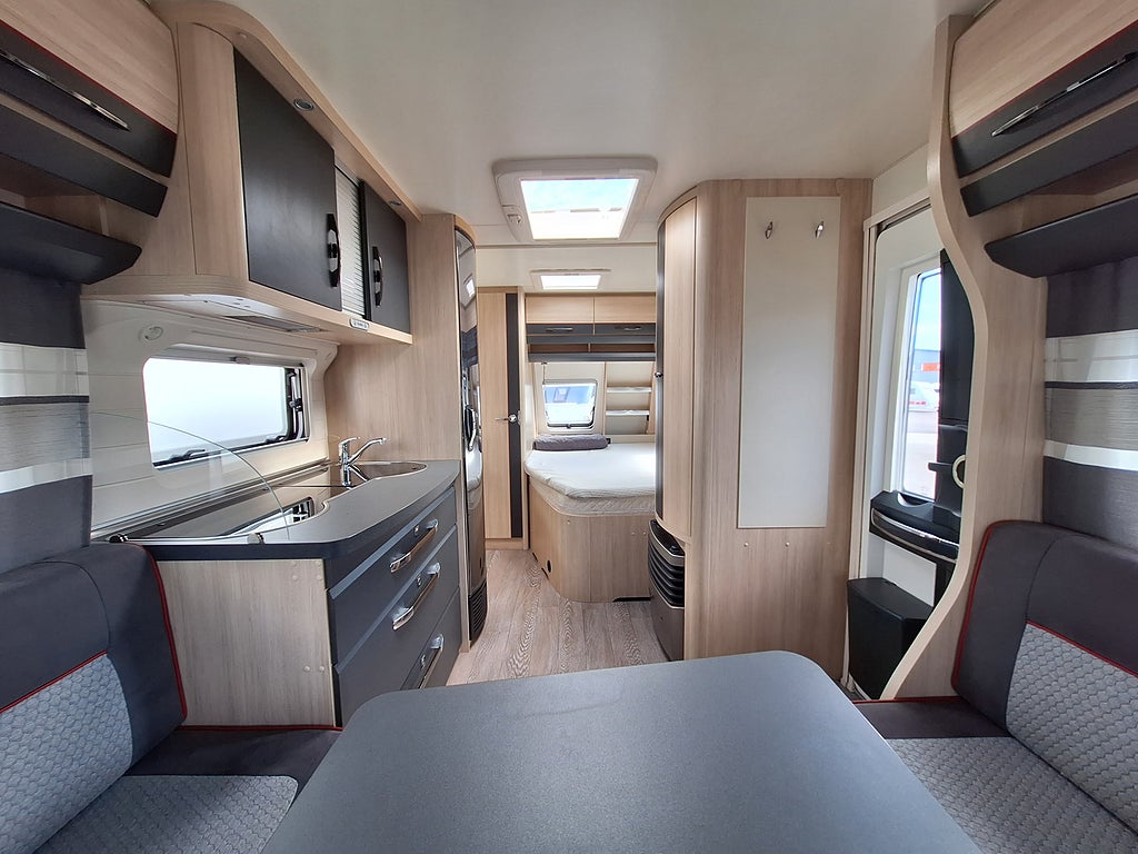 Hobby De Luxe Edition 460 UFe Dubbelbädd