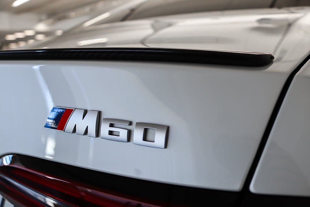 BMW i5 M60 xDrive Sedan MOMS M-Sport Kolfiber B&W Pano 360°