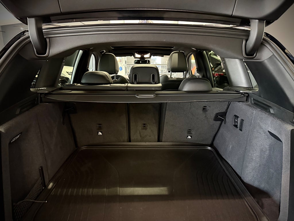 BMW iX3 M Sport Glastak Cockpit Läder Drag - bild 24