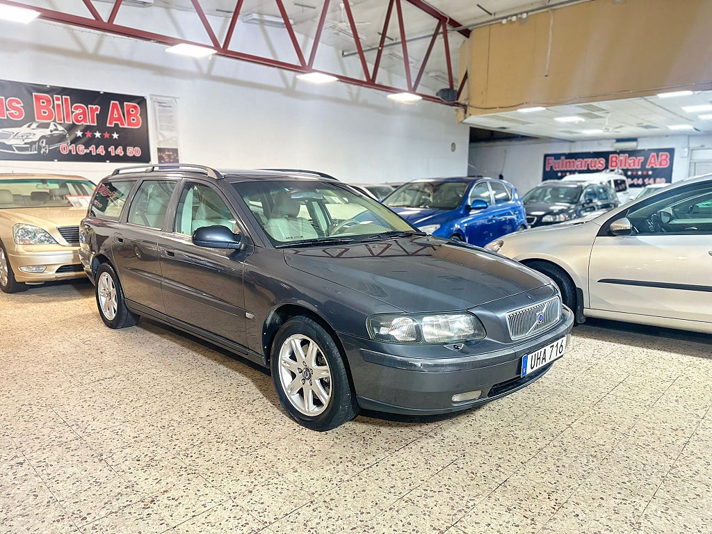 Volvo V70 2.5T Business Ny Besiktigad & Ny Servad 
