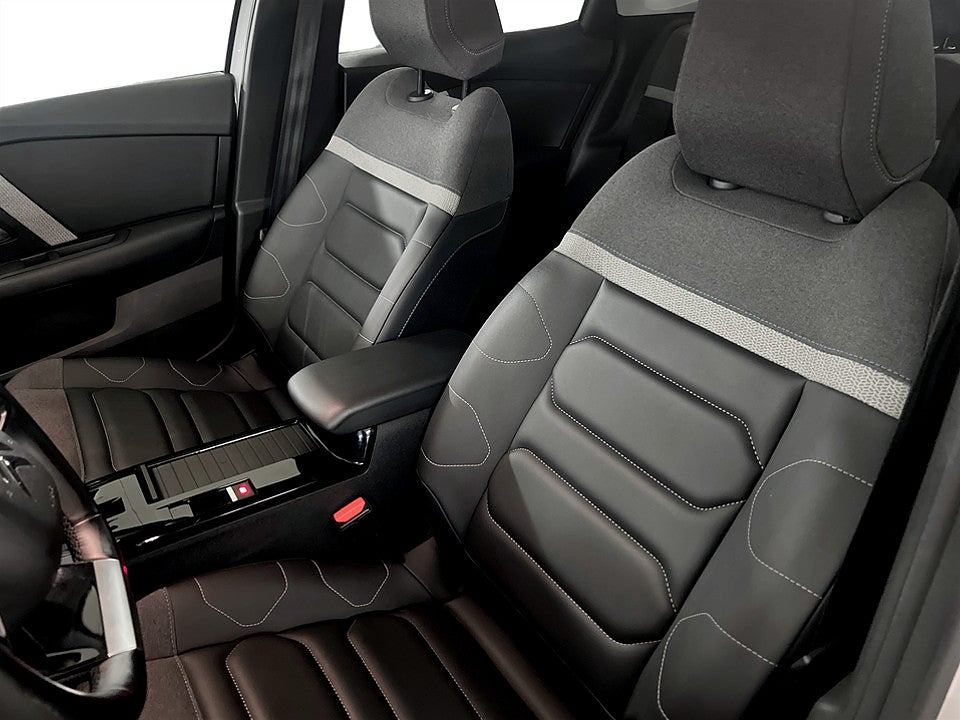 Bild på Citroën C4-X Shine 1.2 PT 130hk Aut B-KAMERA CARPLAY