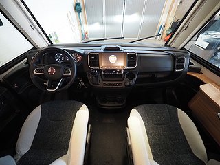 Husbil-integrerad Weinsberg CaraCore 700 MEG 7 av 23
