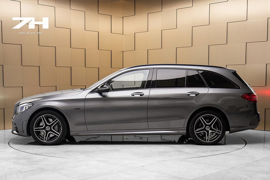 Mercedes-Benz C 300 T de AMG Night / Drag / B.Kam / Värmare / Multibeam