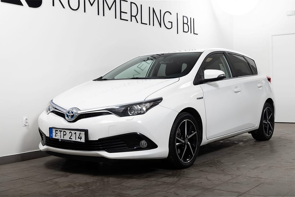 Toyota Auris Hybrid e-CVT Intense Edition 136hk Backkamera/Keyless