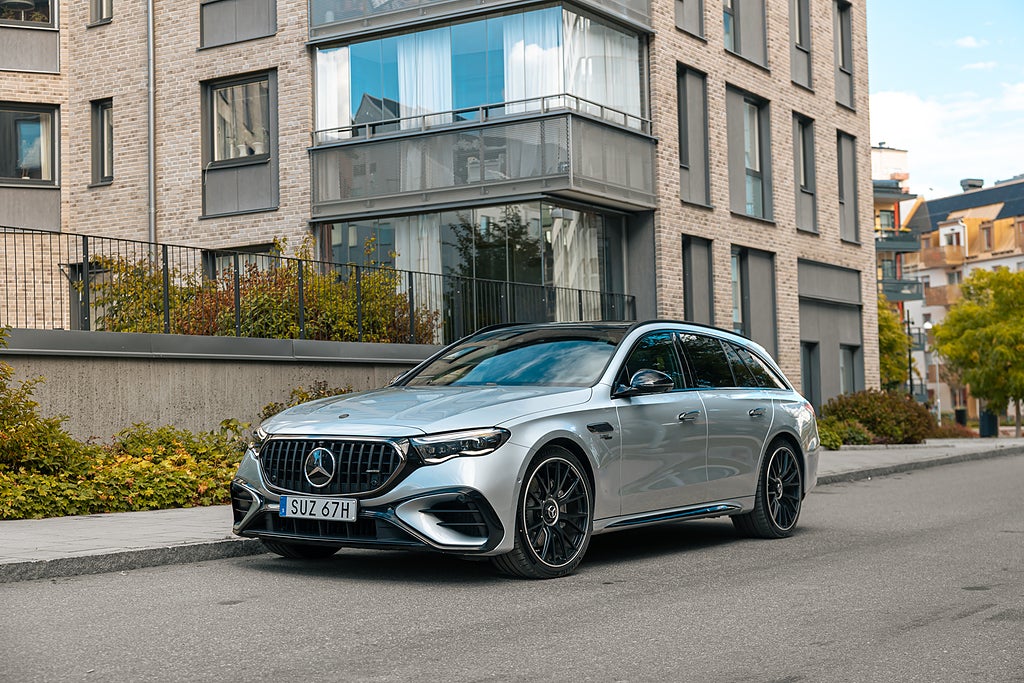 Mercedes-Benz E53 HYBRID 4MATIC+ AMG Premium Plus HUD Pano MOMS