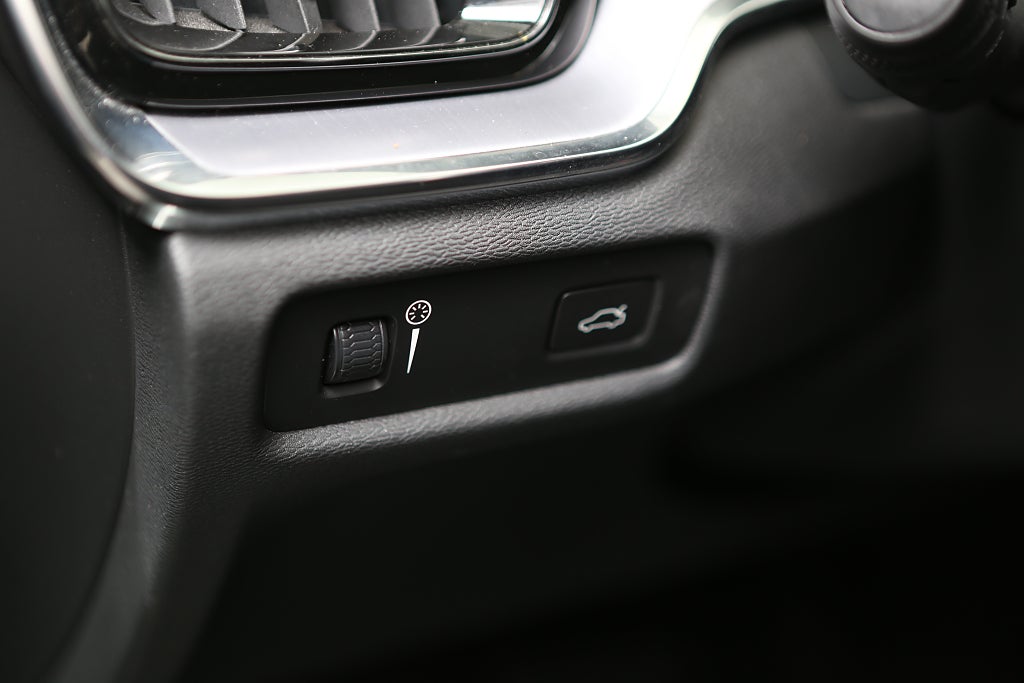 Volvo V60 B4 Diesel 197hk Momentum Adv Aut VOC Leasbar 2022